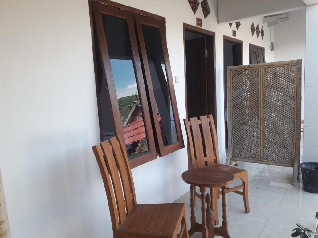 Mugeni Homestay Senggigi Exterior photo
