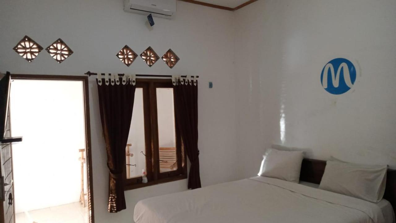 Mugeni Homestay Senggigi Exterior photo