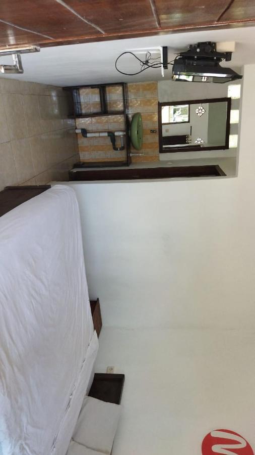 Mugeni Homestay Senggigi Exterior photo