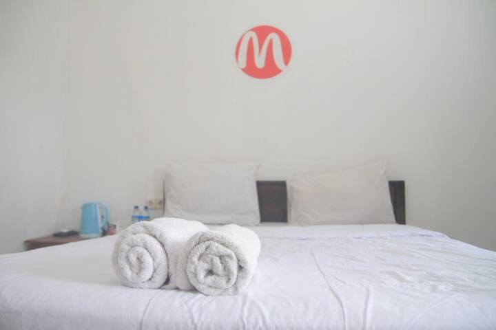 Mugeni Homestay Senggigi Exterior photo