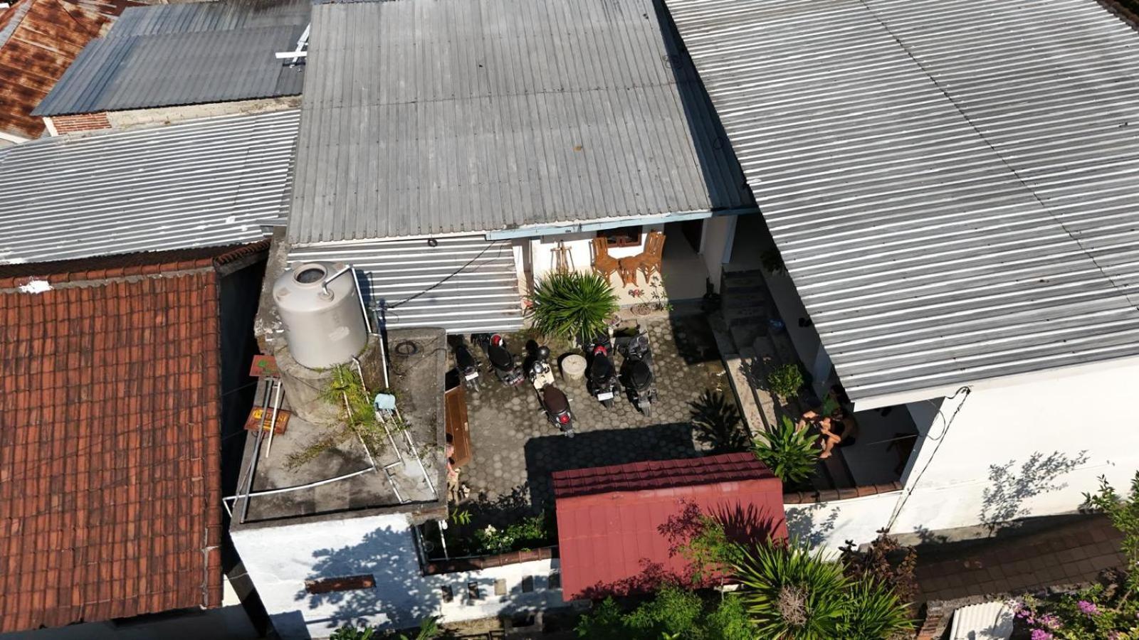 Mugeni Homestay Senggigi Exterior photo
